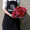 Букет "15 альстромерий микс с красными розами"