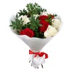 Букет "11 красно-белых роз с зеленью в крафте"