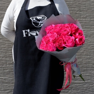 Букет "15 розовых роз в корейской упаковке"