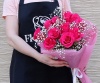 Букет "11 розовых роз с гипсофилой в фетре"