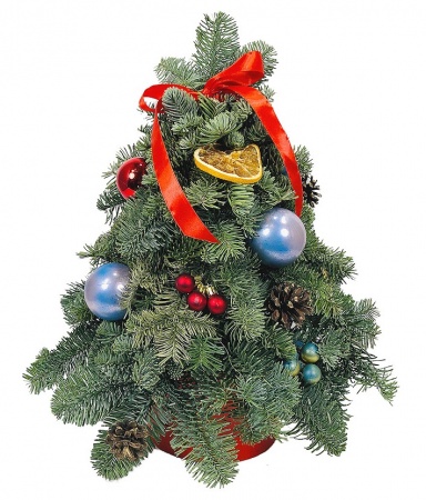 Елка с шишками и игрушками