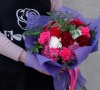Букет "19 гвоздик микс с зеленью в фетре" Букет "19 гвоздик микс с зеленью в фетре"